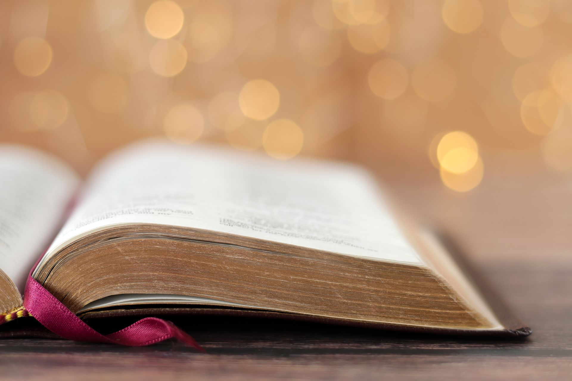 öppen bibel