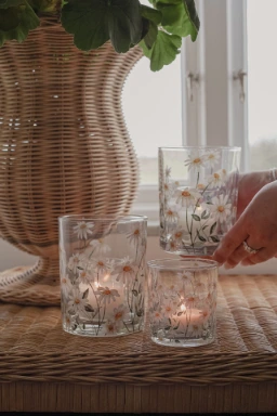 Dekorativa ljuslyktor av glas