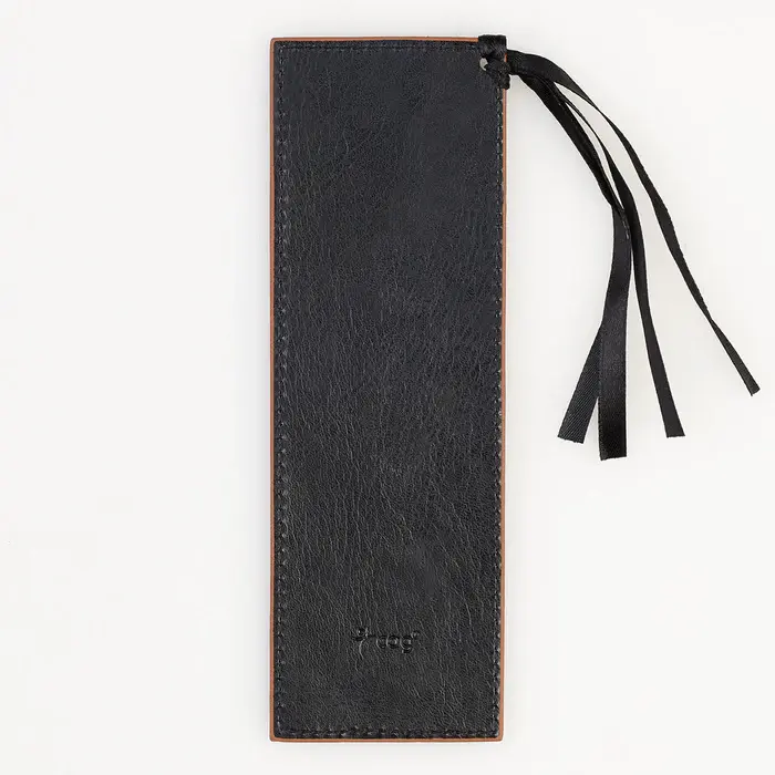 Pagemarker - LuxLeather, Be strong and courageous2.webp
