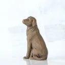 Love my Dog – Figur av Willow Tree (mörk)